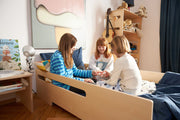 das Kinderbett